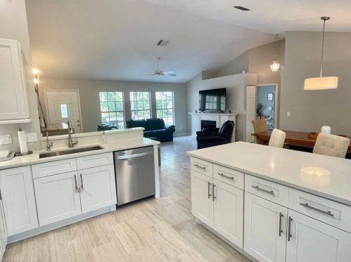 4580 1st Ave, Naples FL  34119-2651 exterior