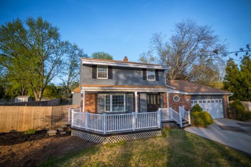 2416 Chestnut Hill Dr, Riverton, NJ 08077-3623