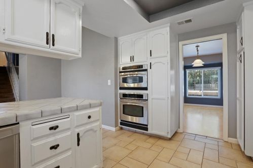 696 Tahoe St, Manteca CA  95337-6853 exterior