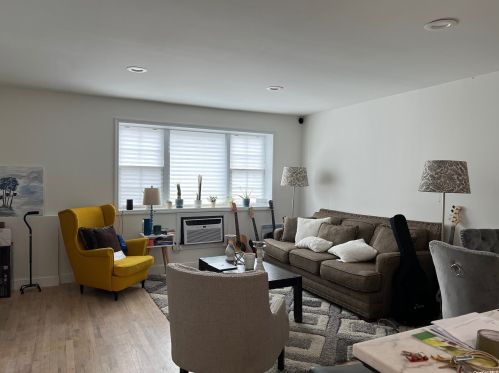 101-52 99th St, Jamaica, NY 11416-2811
