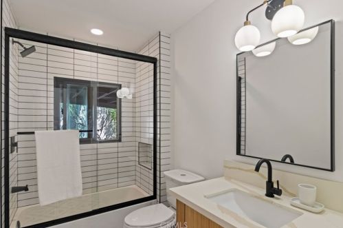 14633 Albers St, Van Nuys CA 91316-2602 exterior