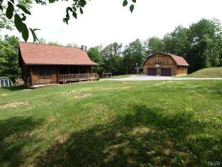 45 Montage Ave, Palmerton, PA 18071-4011