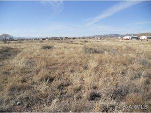 24360 Cleveland St, Paulden, AZ 86334-3345