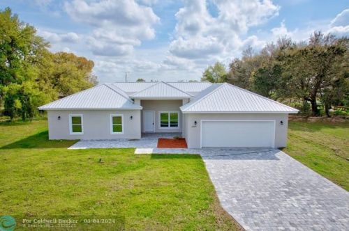 6909 Salem Ct, Sebring, FL 33876-7940