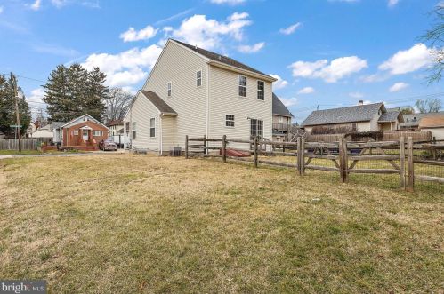 12 Woodward Ave, Wilmington, DE 19805-2355