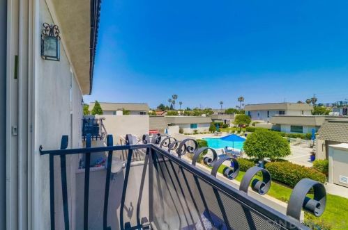 3104 Orleans, San Diego CA  92110-5947 exterior