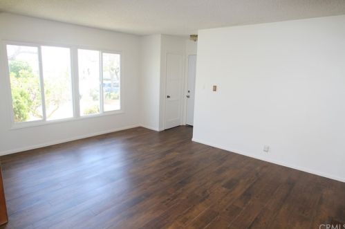 2735 Warwood Rd, Lakewood CA  90713-3137 exterior