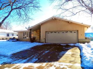 4945 Sycamore St, Greendale, WI 53129-2929