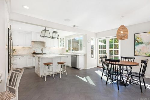 1021 Cerro Largo Dr, Solana Beach, CA 92075-1712