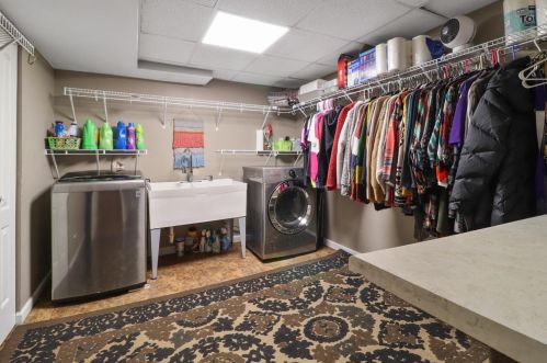 2 3 St, Hobart IN 46342-4306 exterior