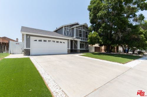 45111 Colleen Dr, Lancaster, CA 93535-2787