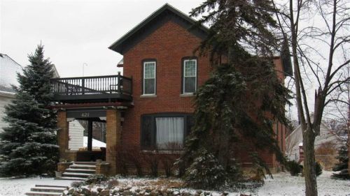 421 7th St, Auburn, IN 46706-2429