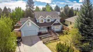 944 Airpark Dr, Bend OR  97702-2446 exterior