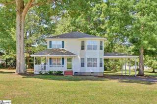 9008 Augusta Rd, Pelzer, SC 29669-8946