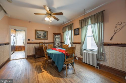 419 Derstine Ave, Lansdale PA 19446-3536 exterior