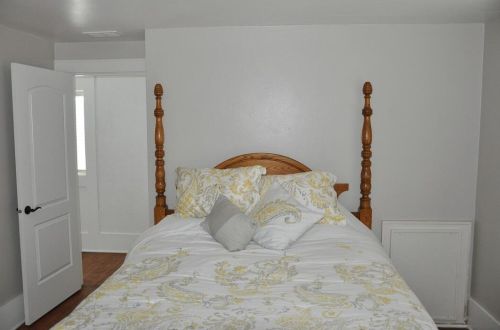 2053 105th St, Milwaukee WI  53227-1209 exterior