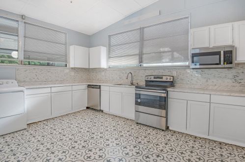 18310 Belvedere Rd, Orlando FL  32820-2319 exterior