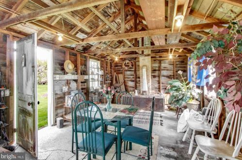 1111 Delta Rd, Red Lion PA  17356-9724 exterior