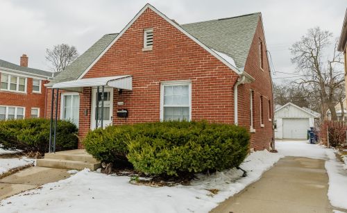 2944 76, Milwaukee WI 53219-2828 exterior