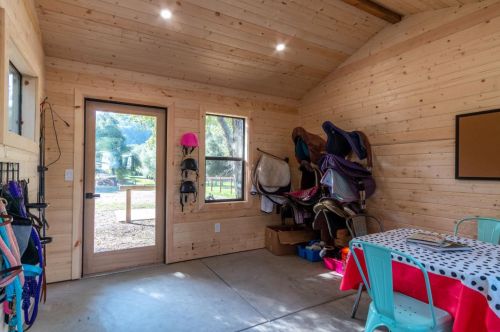 10555 Watsonville Rd, Gilroy CA  95020-9433 exterior