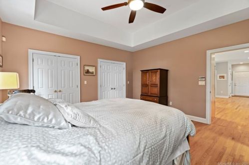 1 Reservoir Dr, Wallingford CT  06492-1862 exterior