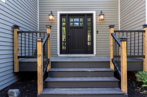 62 Demello Dr, Tiverton RI  02878-2770 exterior