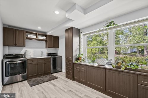 3248 Brandy Ct, Falls Church VA  22042-3704 exterior