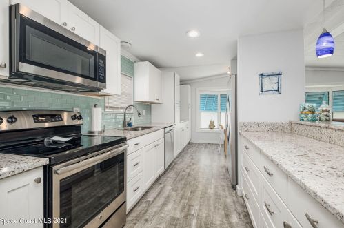 491 Papaya Cir, Sebastian, FL 32976-6852
