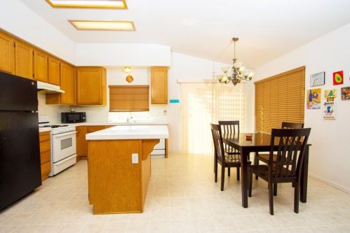 13432 Jubilee Pl, Victorville, CA 92395-7755