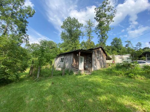 5285 Parina Rd, Bladeston, KY 41004-6705