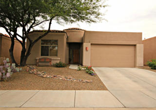 8490 Sunny Rock Ridge Dr, Tucson, AZ 85743-1445