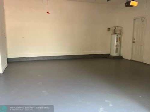 16800 36 Ct, Hollywood FL exterior