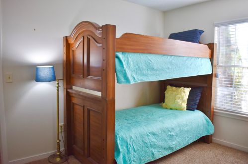 1366 Point Dr, Mount Pleasant SC  29466-9481 exterior