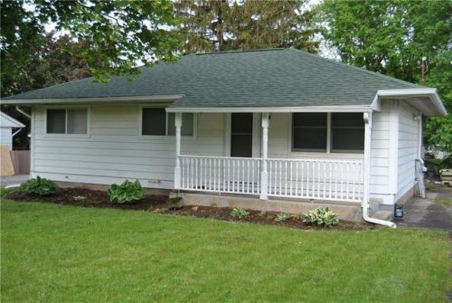 18 Somerset Ln, Victor, NY 14564-1268