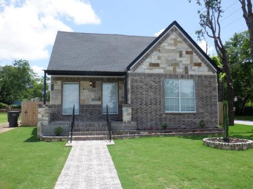 2900 Thannisch Ave, Fort Worth TX  76105-4721 exterior