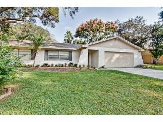 220 Greenwoods Ln, Lakeland, FL 33813-3625