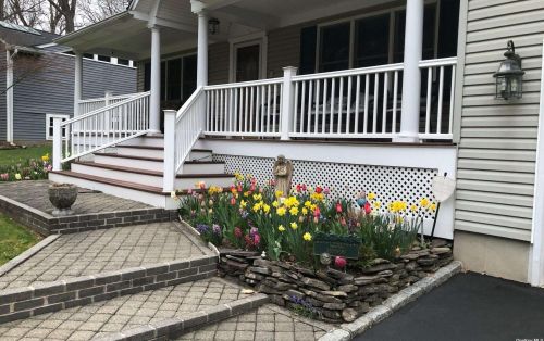 35 Dogwood Ln, Matinecock, NY 11560-2315