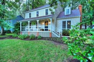 4272 Round Hill Dr, Chesterfield, VA 23832-7844
