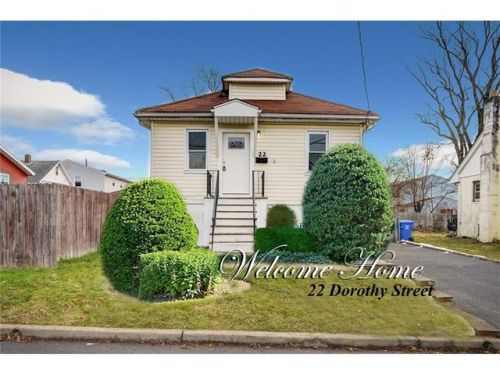 22 Dorothy St, Woodbridge NJ  07095-1202 exterior