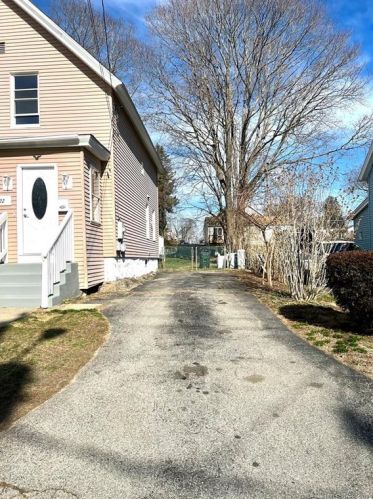 22 Viets St, United States Coast Guard Ac CT  06320-3324 exterior