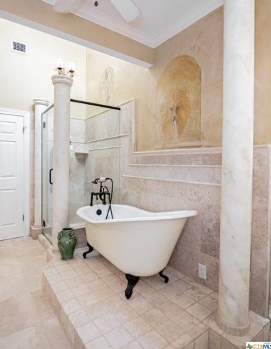 225 Charleston Dr, Victoria TX 77904-3814 exterior