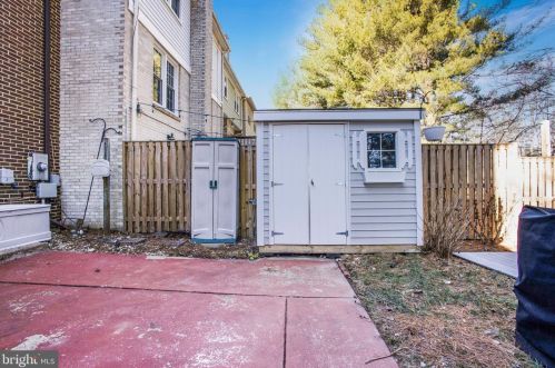 9612 Hillock Ct, Springfield VA  22015-3115 exterior