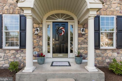 600 Stoneham Ct, Prospectville, PA 19002-1826
