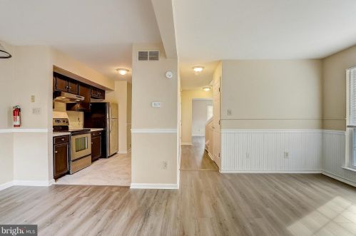 53 Vlg Dr, Collegeville PA  19473-2314 exterior