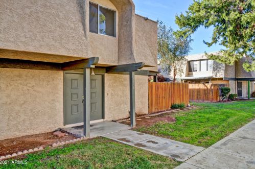 6036 Golden Ln, Glendale, AZ 85302-4556
