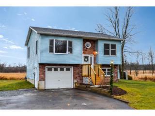 4977 Roosevelt Hwy, Colchester VT  05446-7548 exterior