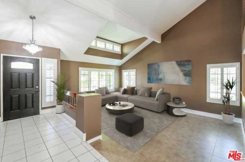 24226 Mentry Dr, Santa Clarita, CA 91321-3948