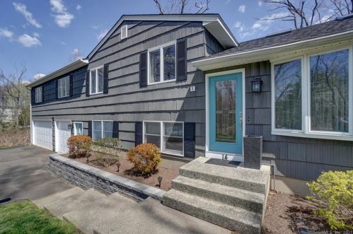 14 Brook Ln, North Branford, CT 06471-1120