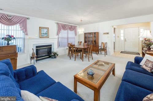 716 Cascade Dr, Mount Laurel NJ  08054-4956 exterior