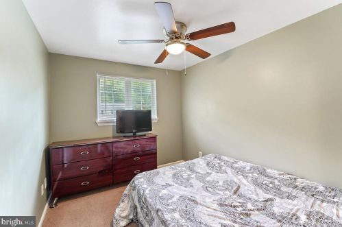 14 Tara Dr, New Castle DE  19720-4068 exterior